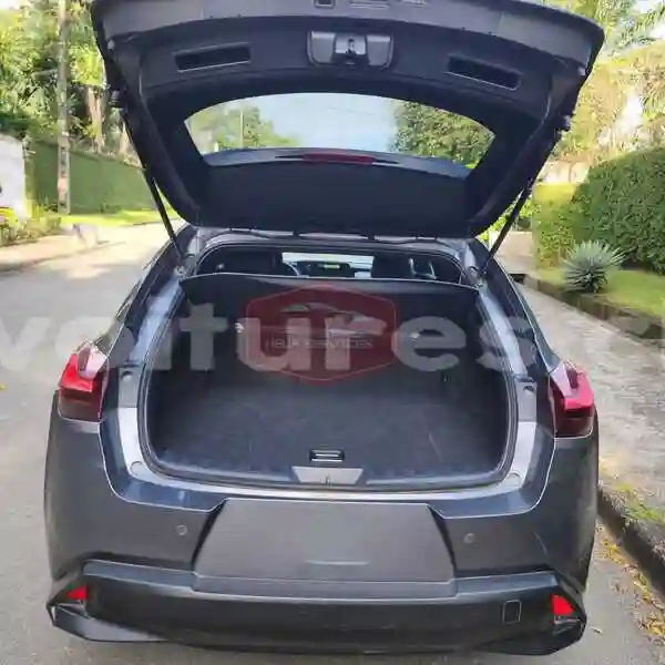 Lexus UX - Vue 3