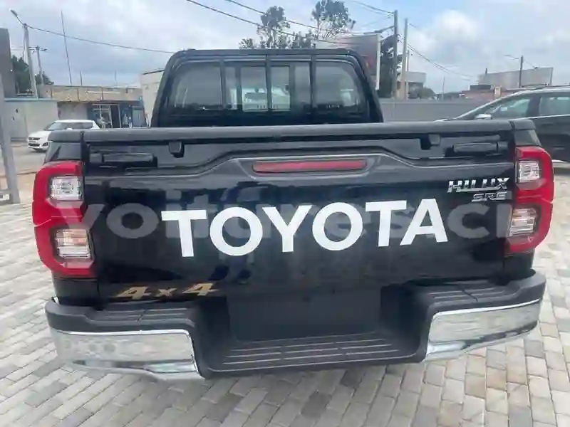 Toyota Hilux0