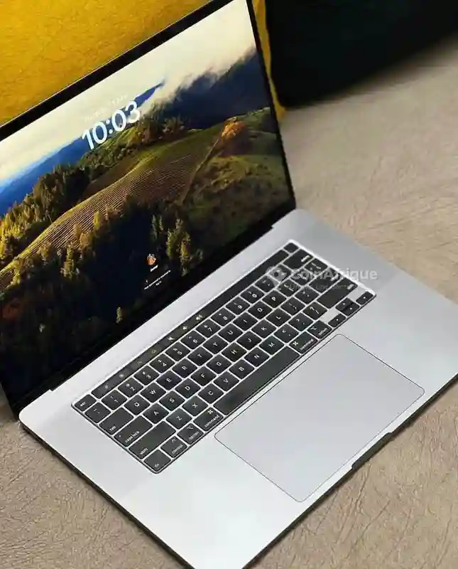 Macbook Pro 16 Pouces Touch bar 2019 - Vue 5