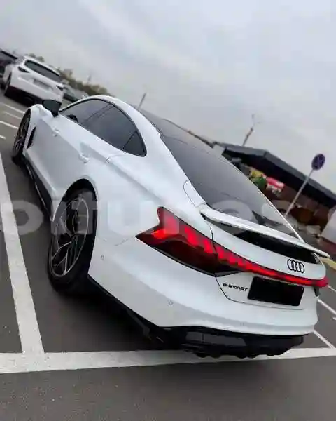 Audi TT RS - Vue 3