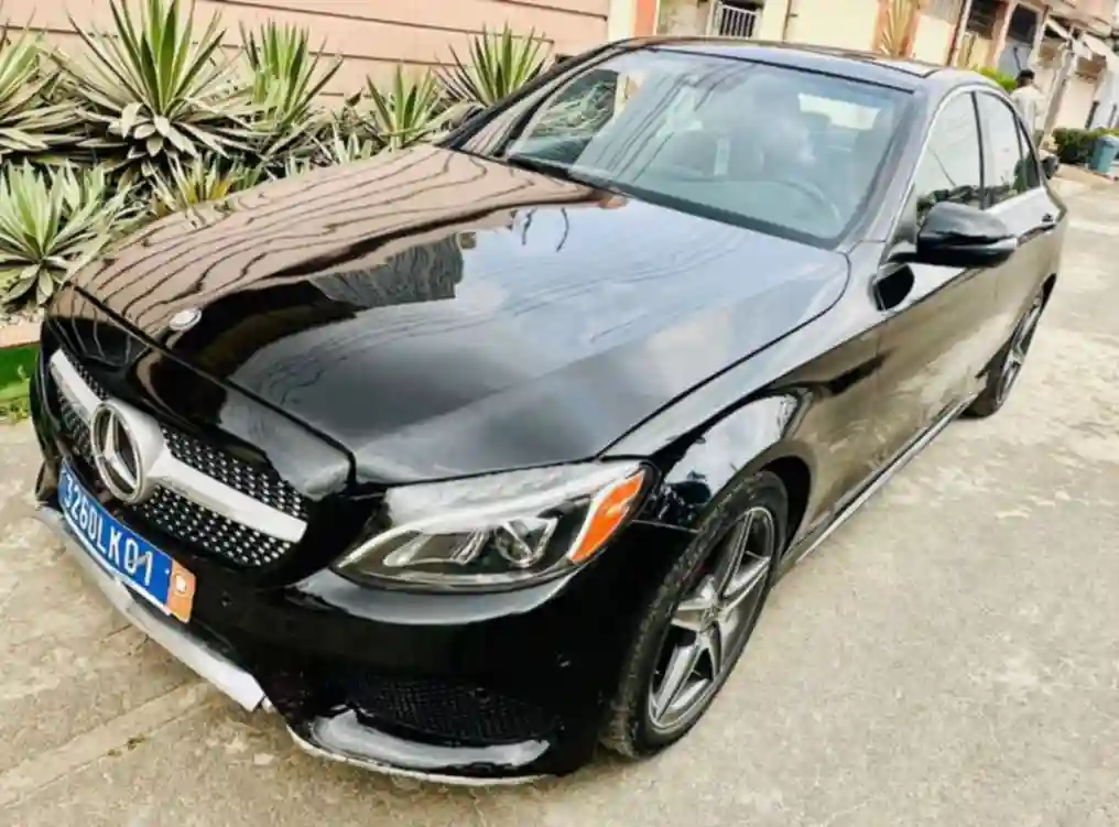 Mercedes C300 en Vente - Vue 2