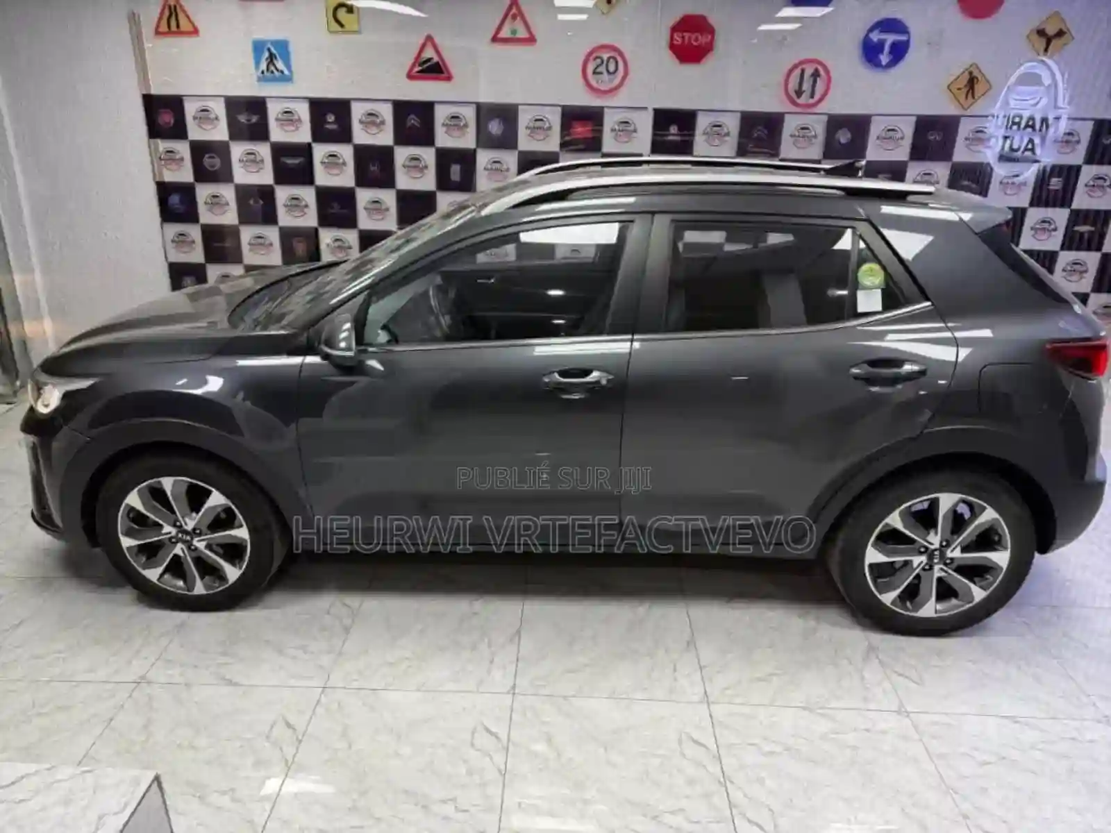 Kia Stonic 12 FWD 2020 Noir - Vue 2