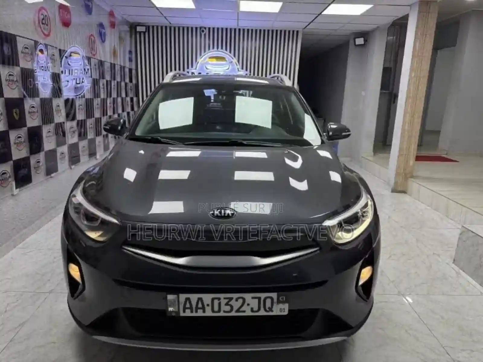 Kia Stonic 12 FWD 2020 Noir - Vue 4