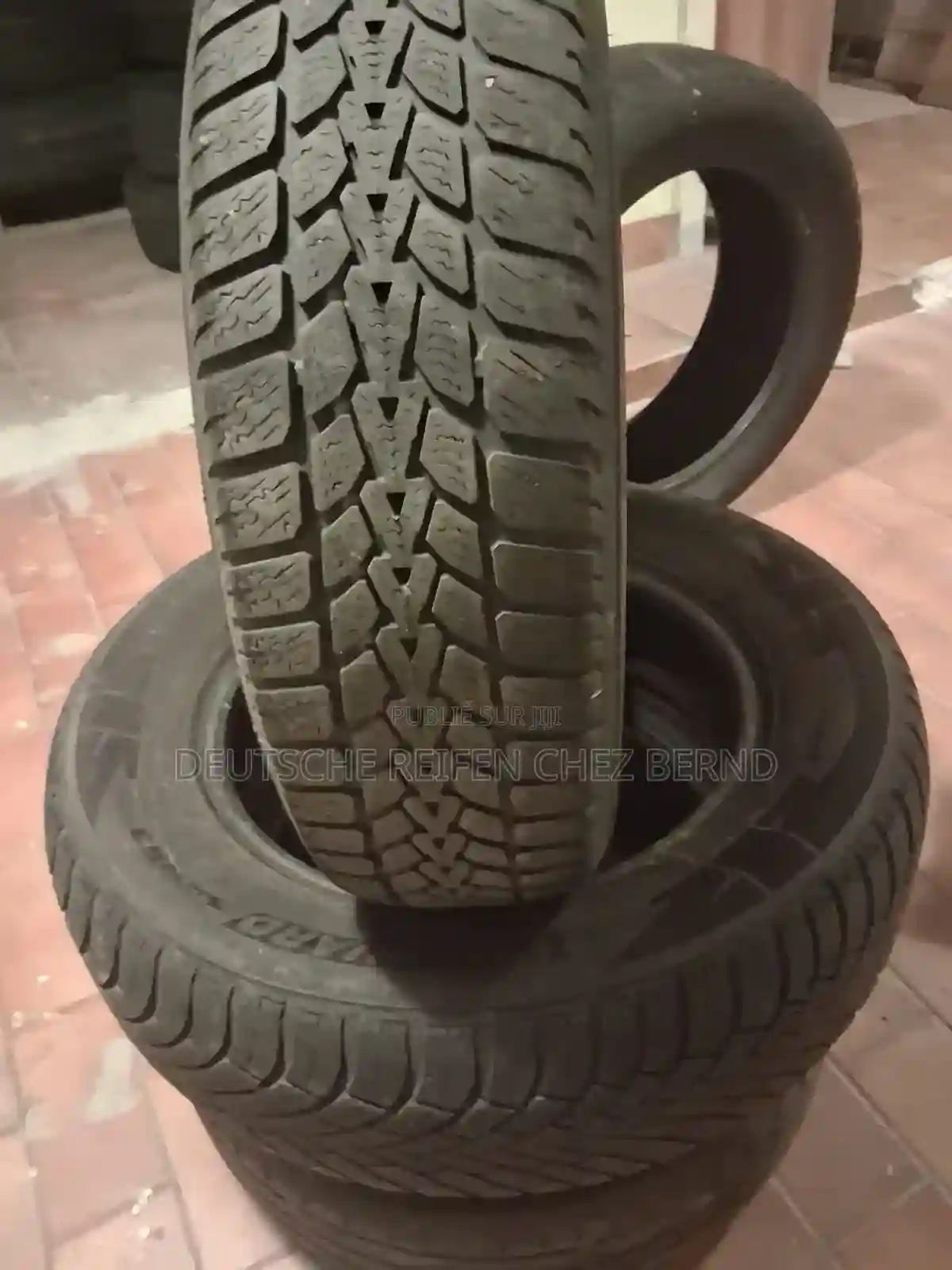 Vente De Pneus De Marques Importés Bridgestone Continental - Vue 1
