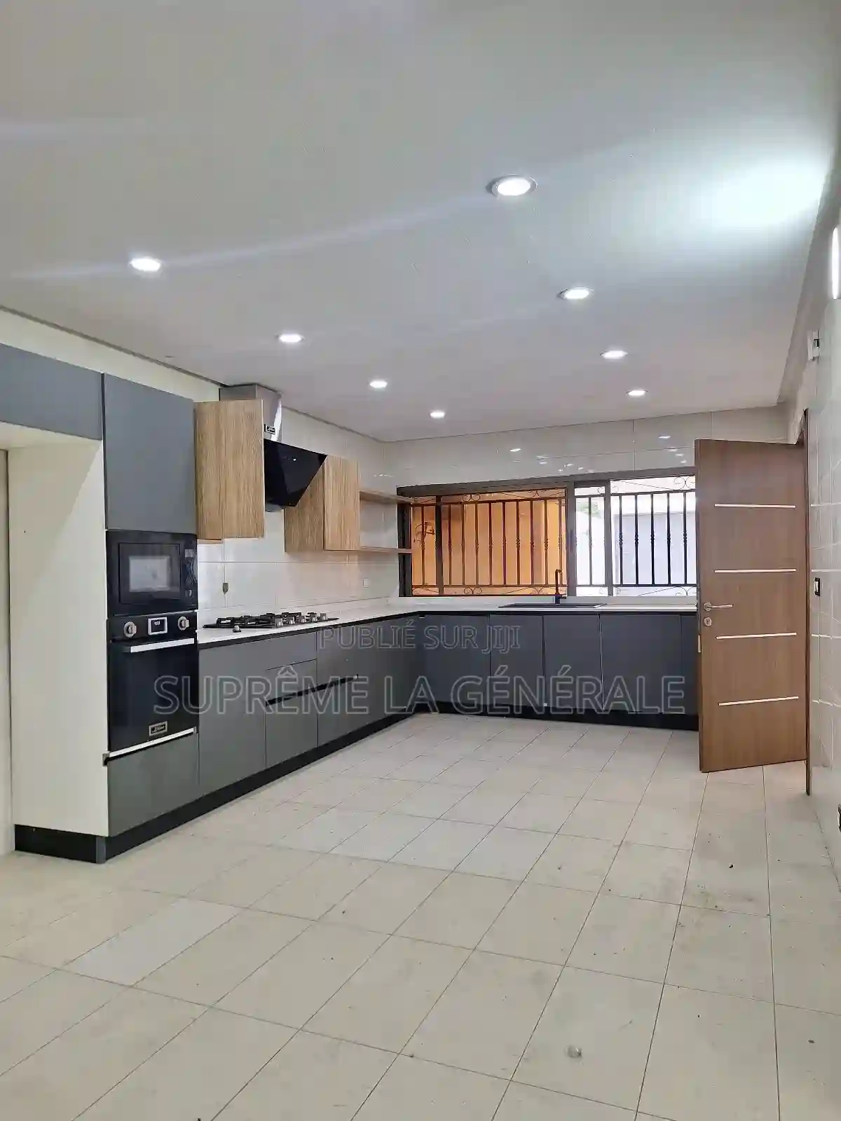 Une Magnifique Villa Duplex De 12 Pièces À Louer - Vue 3