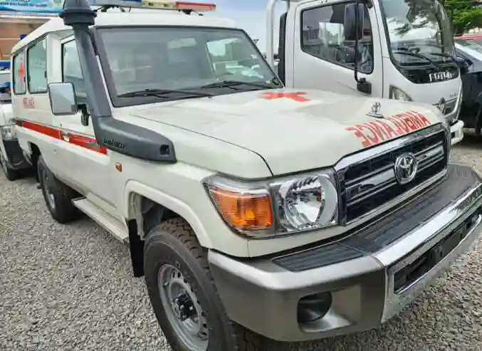 Ambulance Toyota Land Cruiser J79 - Vue 1