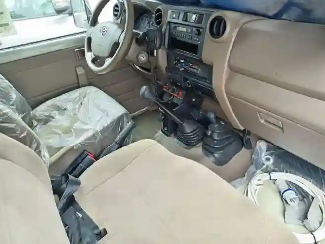 Ambulance Toyota Land Cruiser J79 - Vue 3