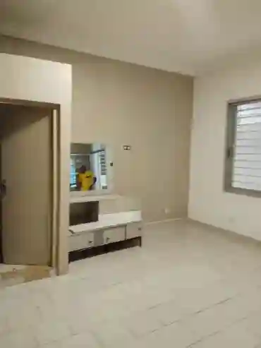 Des Magasins a Usage Professionnel a la Riviera 2 - Vue 1