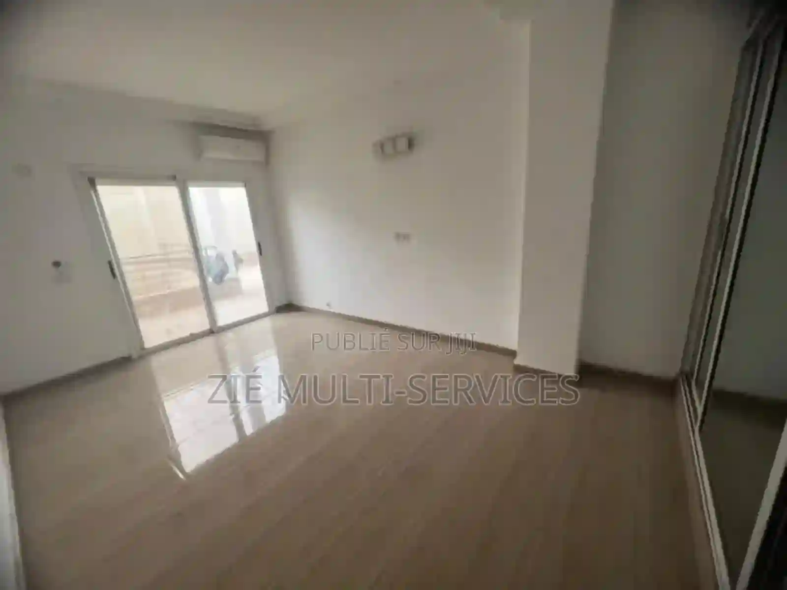 10chbre Duplex Dans Zié Multi-service Bingerville à Vendre