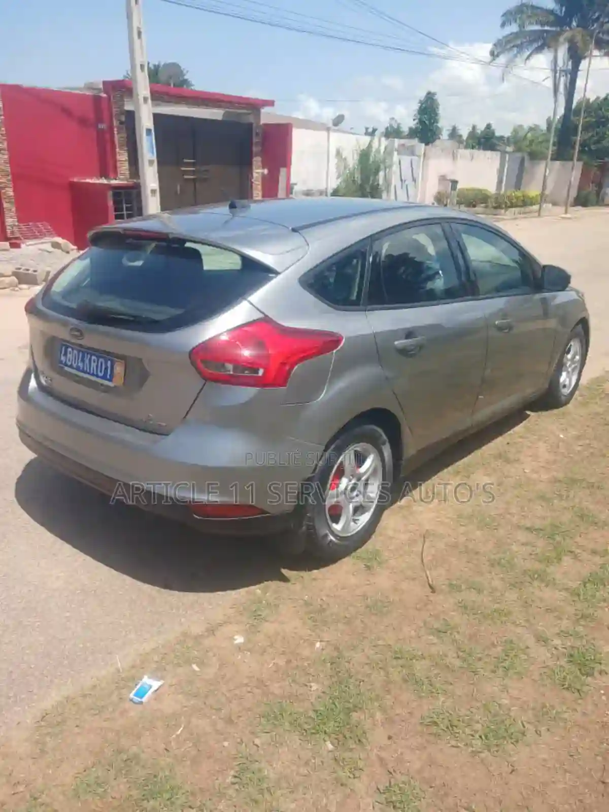 Ford Focus S Sedan FWD (20l 4cyl 5M) 2016 Gris