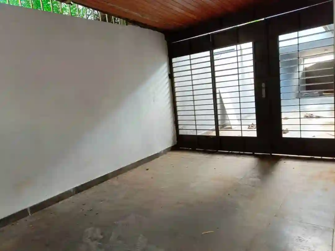 LOCATION – MAISON BASSE 4 PIÈCES Cité Les FIGUIERS – Cocody - Vue 1