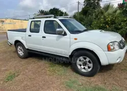 Nissan Hardbody 2020 Blanc