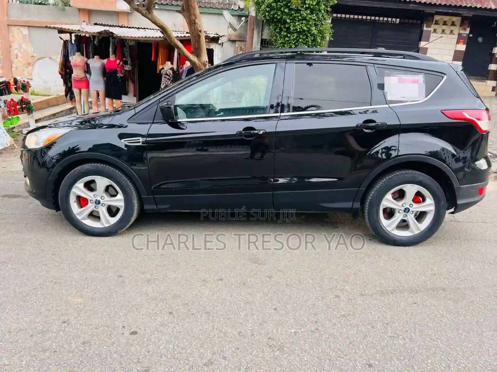 Ford Escape S FWD 2018 Noir - Vue 4