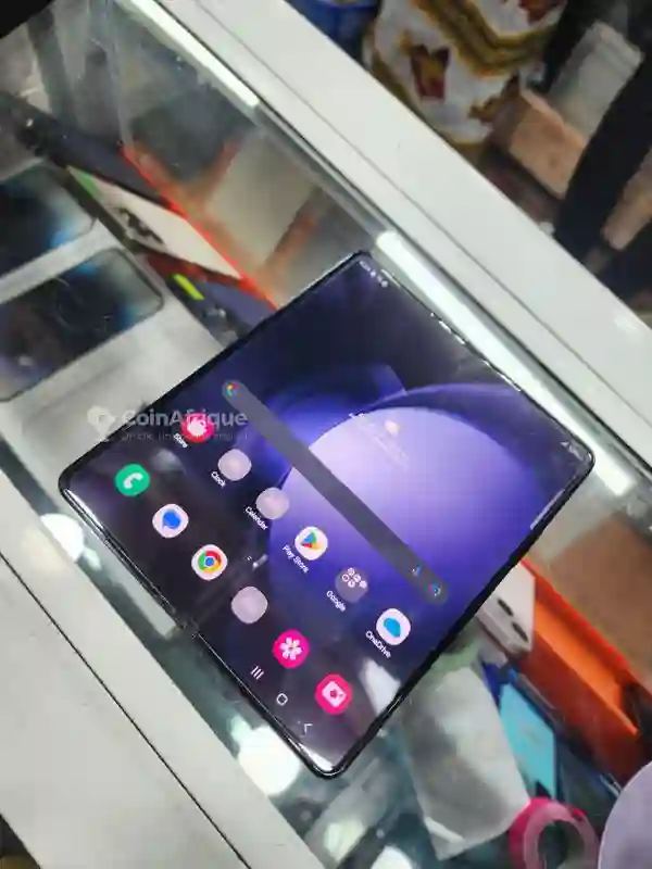Samsung Galaxy Z Fold 5 256 Gigas et 12 Giga s