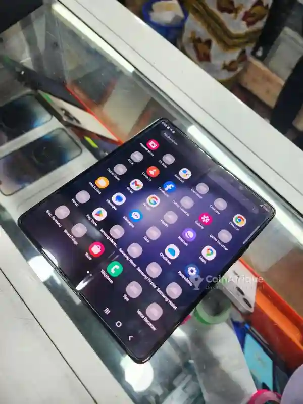 Samsung Galaxy Z Fold 5 256 Gigas et 12 Giga s - Vue 1