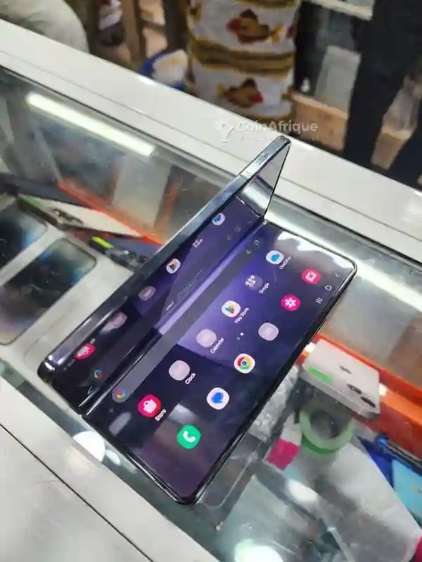 Samsung Galaxy Z Fold 5 256 Gigas et 12 Giga s - Vue 2
