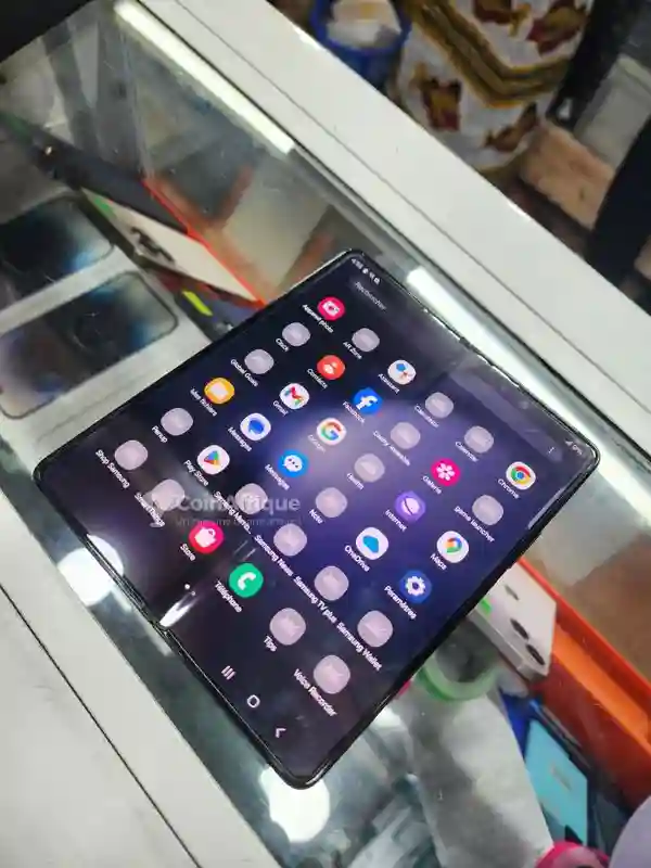 Samsung Galaxy Z Fold 5 256 Gigas et 12 Giga s - Vue 5