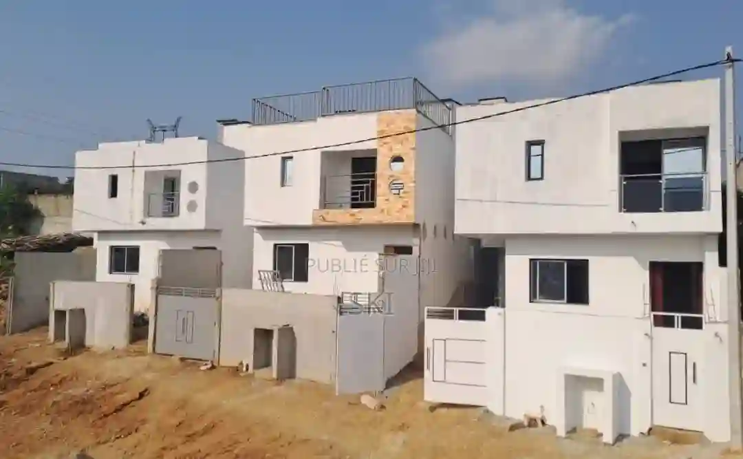 4chbre Villa Dans Samuel Kouame Cocody à Vendre