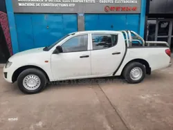 Mitsubishi L200 Club Cab 25 136hp 4WD 2005 Blanc