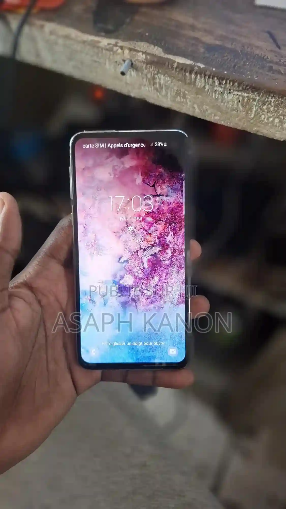 Samsung Galaxy S10e 128 GB Bleu - Vue 3