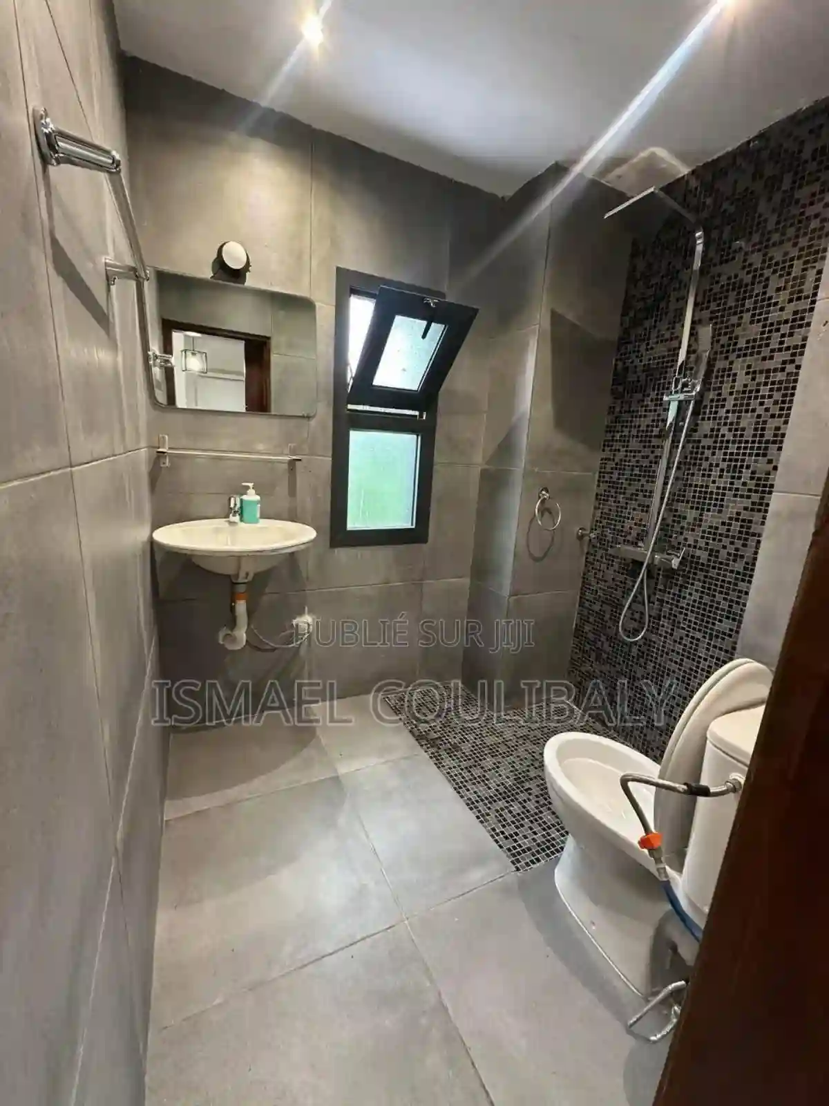 3chbre Appartement Dans Ismael Coul Cocody à Vendre - Vue 8