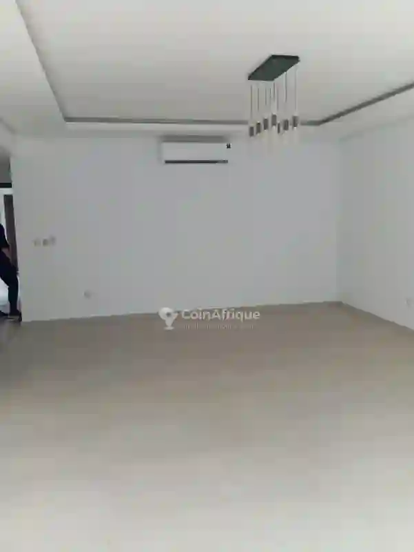 Location Appartement 4pièces -cocody 2 Plateaux Vallon