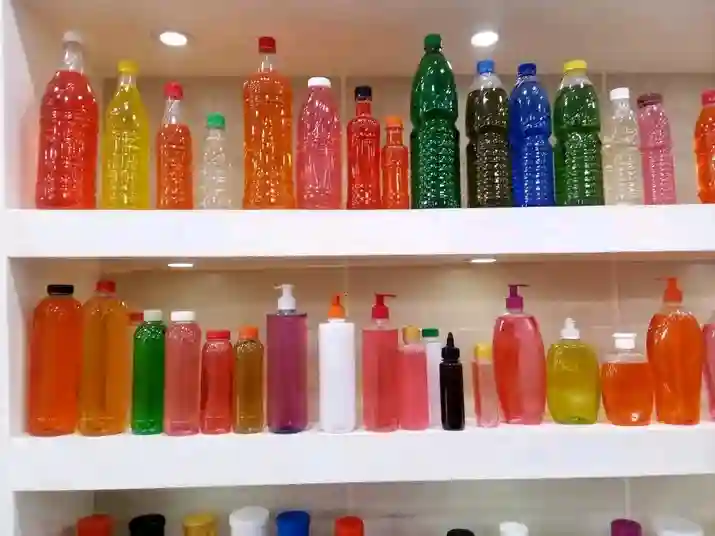 Vente DE Bouteilles Plastiques Scellées et Autres Accessoires - Vue 1