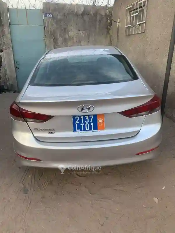 Hyundai Elantra 2018 - Vue 1