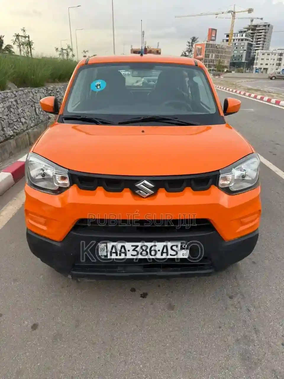 Suzuki S-presso 2024 Orange - Vue 3