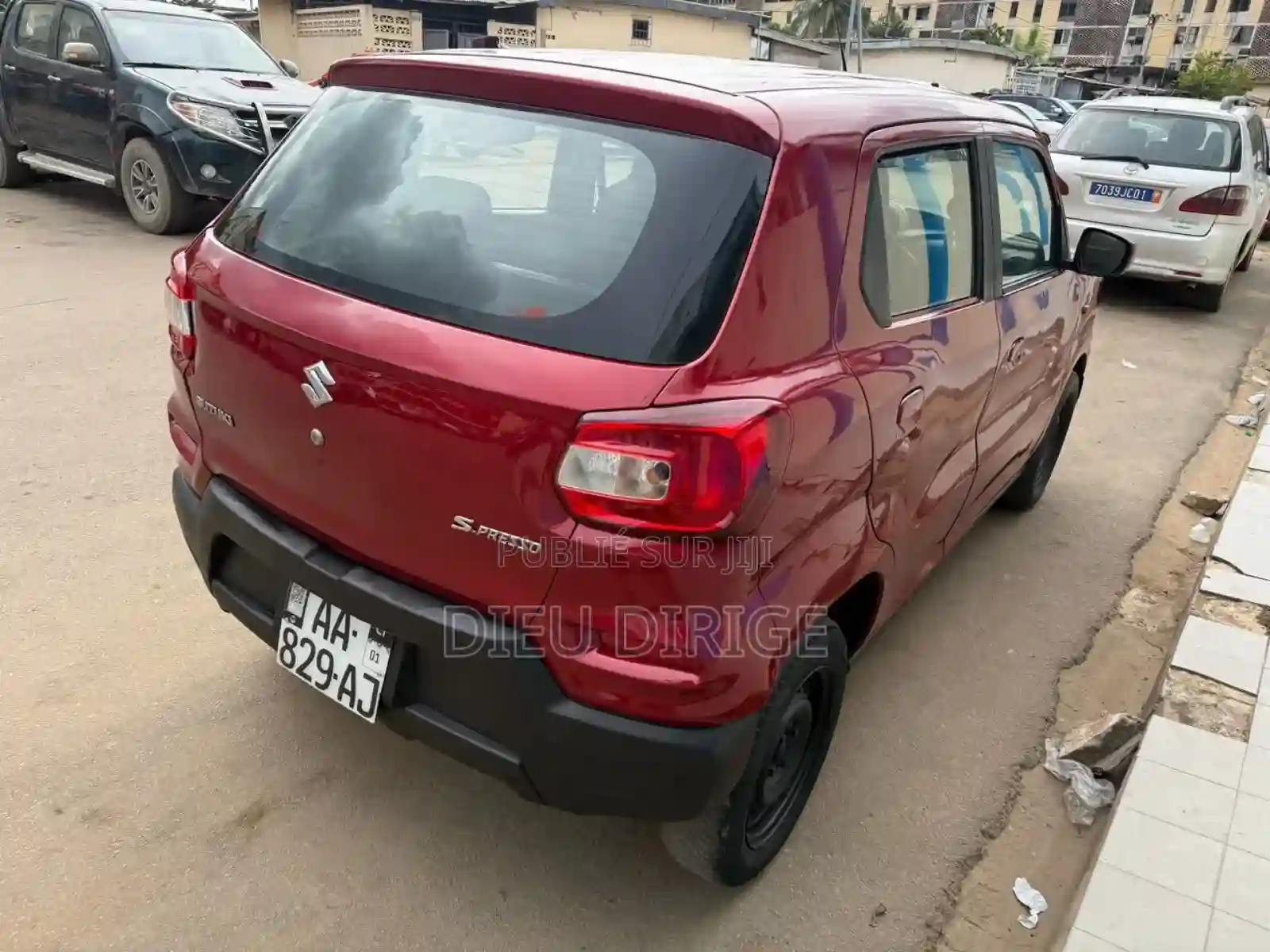 Suzuki S-presso 2023 Rouge - Vue 3