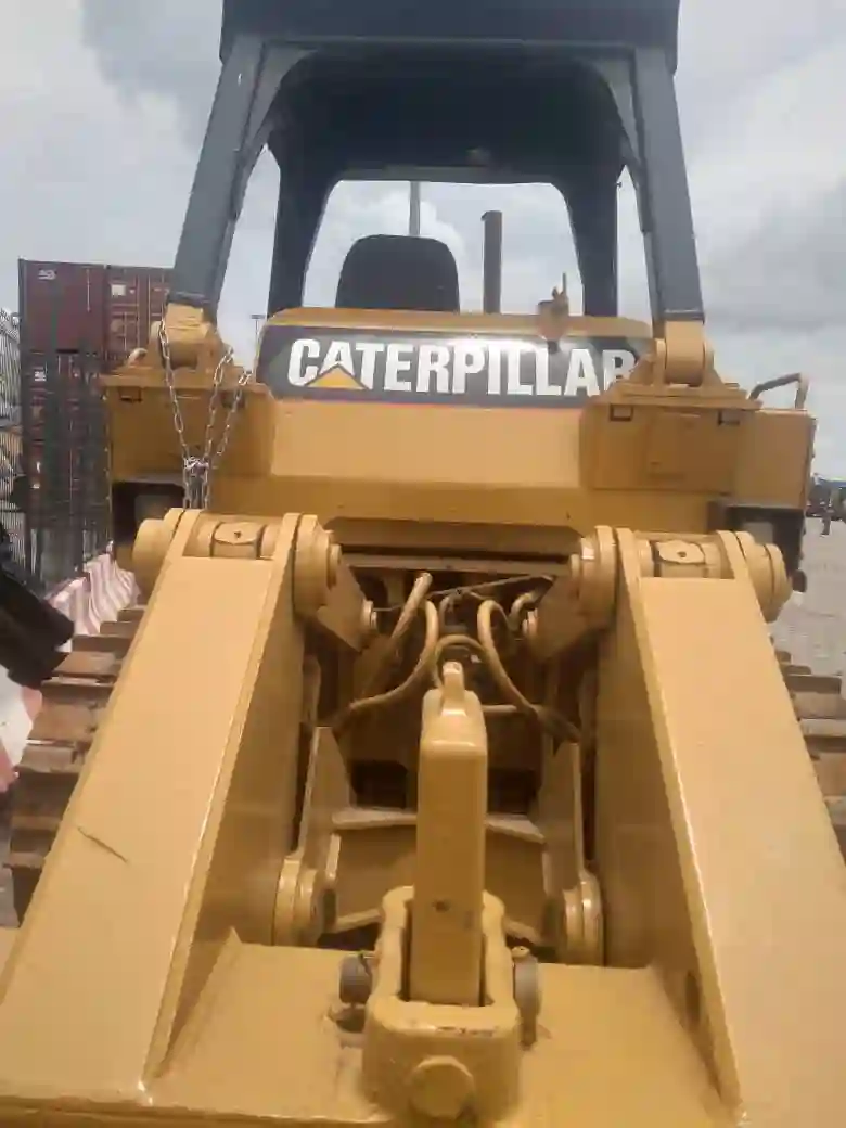 Un Bulldozer D7 G Nouvellement Importé