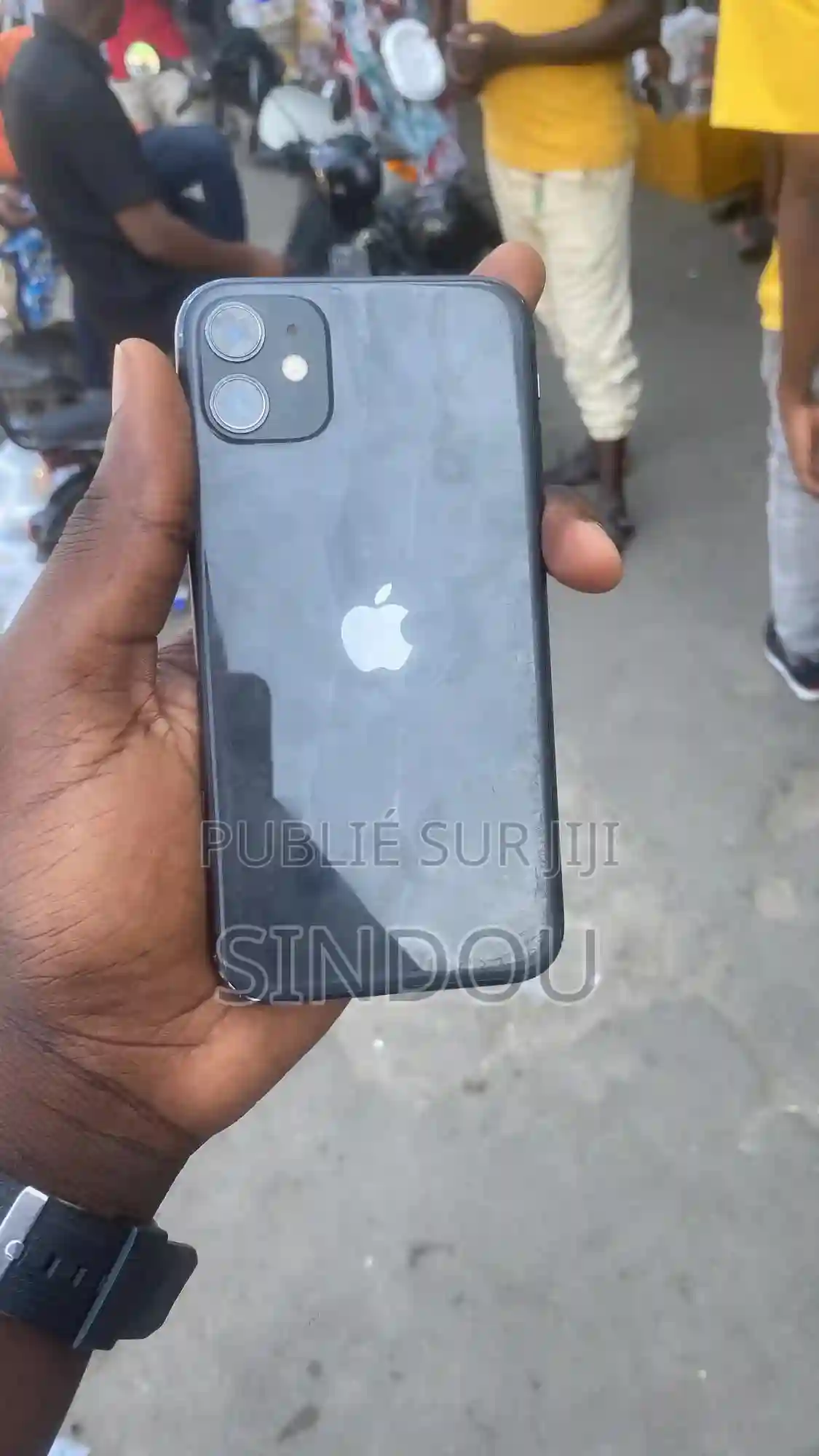 Apple Iphone 11 64 GB Noir - Vue 1