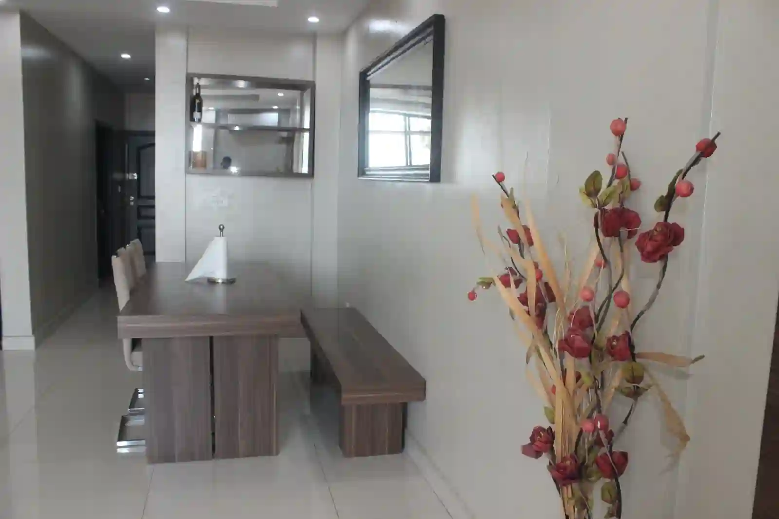 VOTRE APPARTEMENT MEUBLE DE 3 PIÈCES LUXUEUX-HAUT STANDING ANGRE 7 E POUR UN SEJOUR AGRÉABLE ET CONFORTABLE - Vue 2