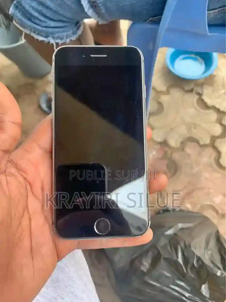 Apple Iphone 8 64 GB Noir - Vue 1