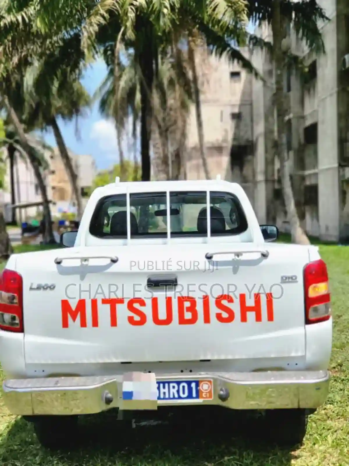 Mitsubishi L200 Club Cab 22 4WD 2017 Blanc - Vue 4