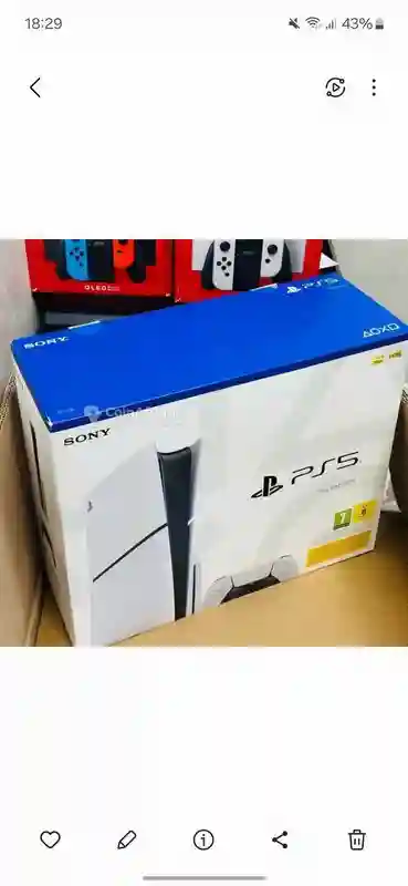 PS5 Slim Standard - Vue 3