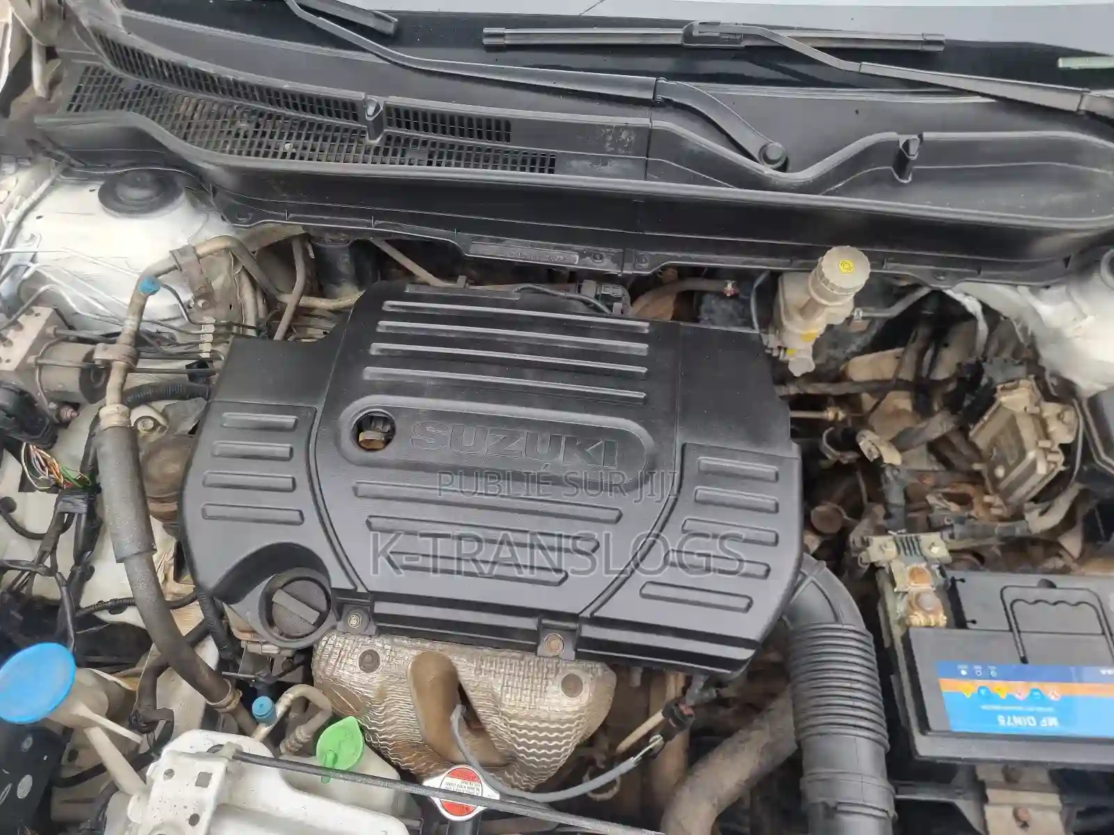 Suzuki Vitara 2019 Gris - Vue 3