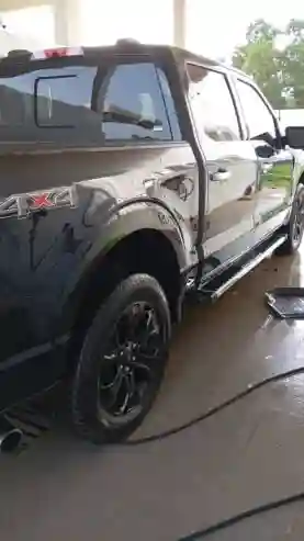 Ford Lariat F150 Essence Année 2023 - Vue 3