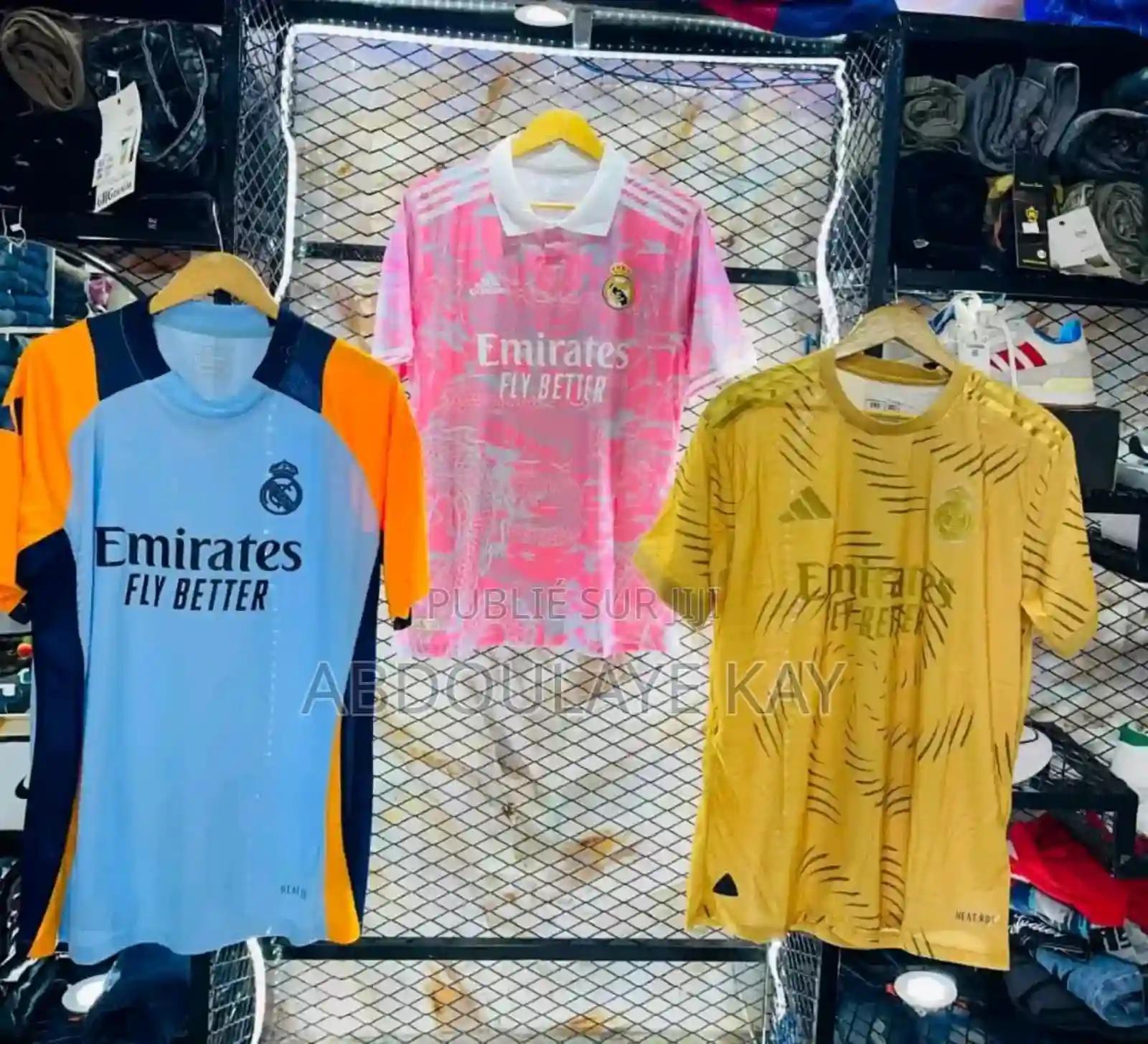Maillots Disponible en Version Pro Max Et Supporter - Vue 3