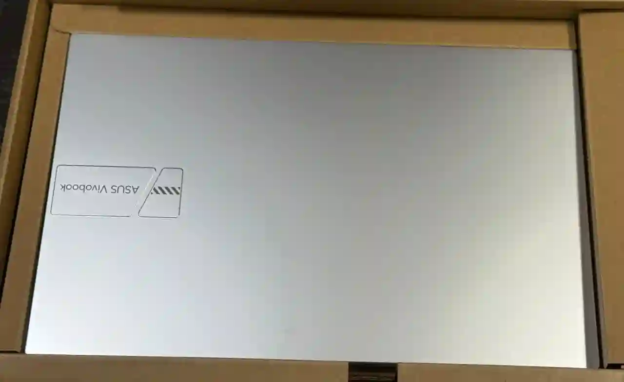 PC Asus VivoBook M1502Y Ryzen 7 - Vue 1