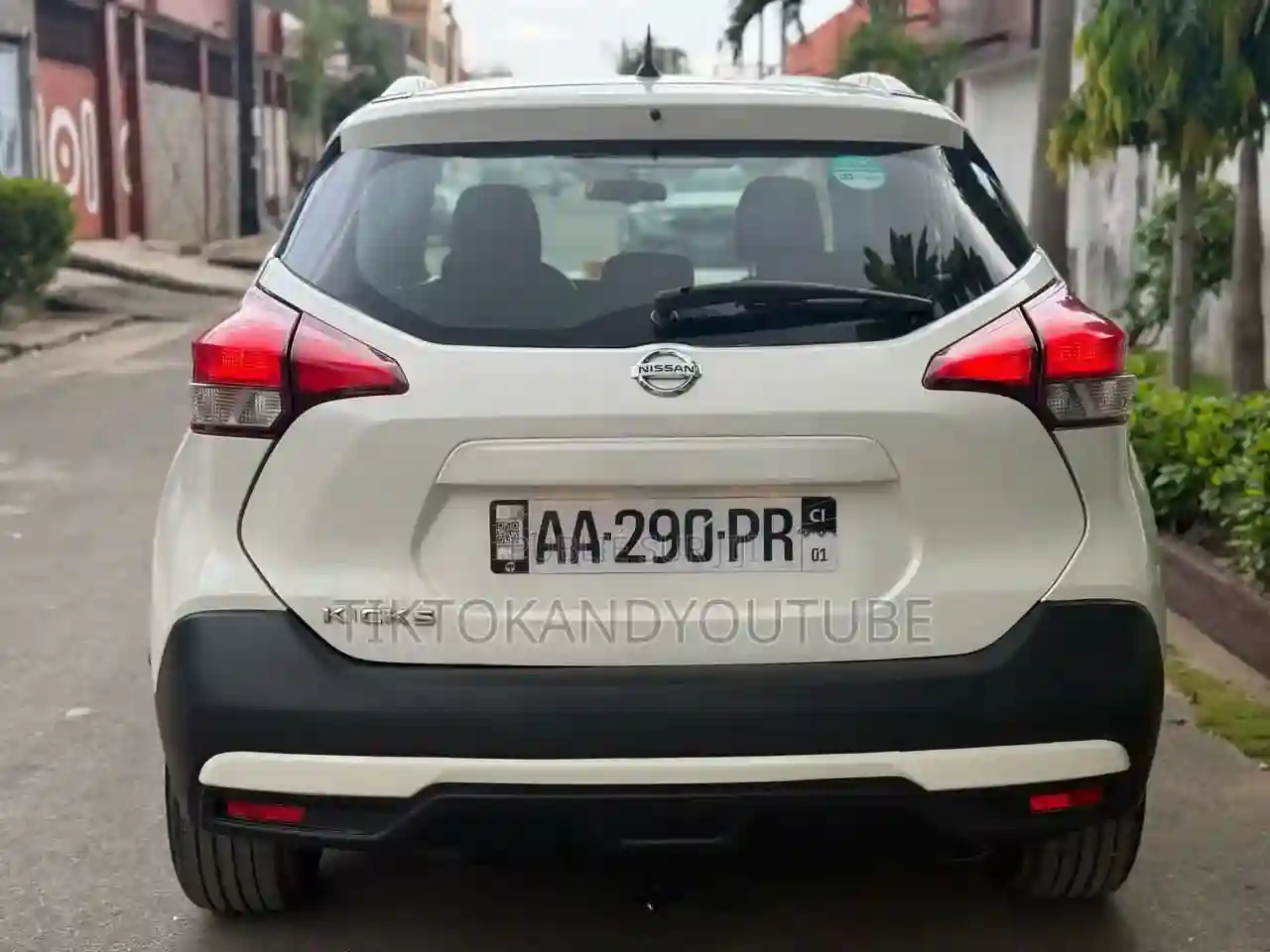 Nissan Kicks 2019 Blanc - Vue 3