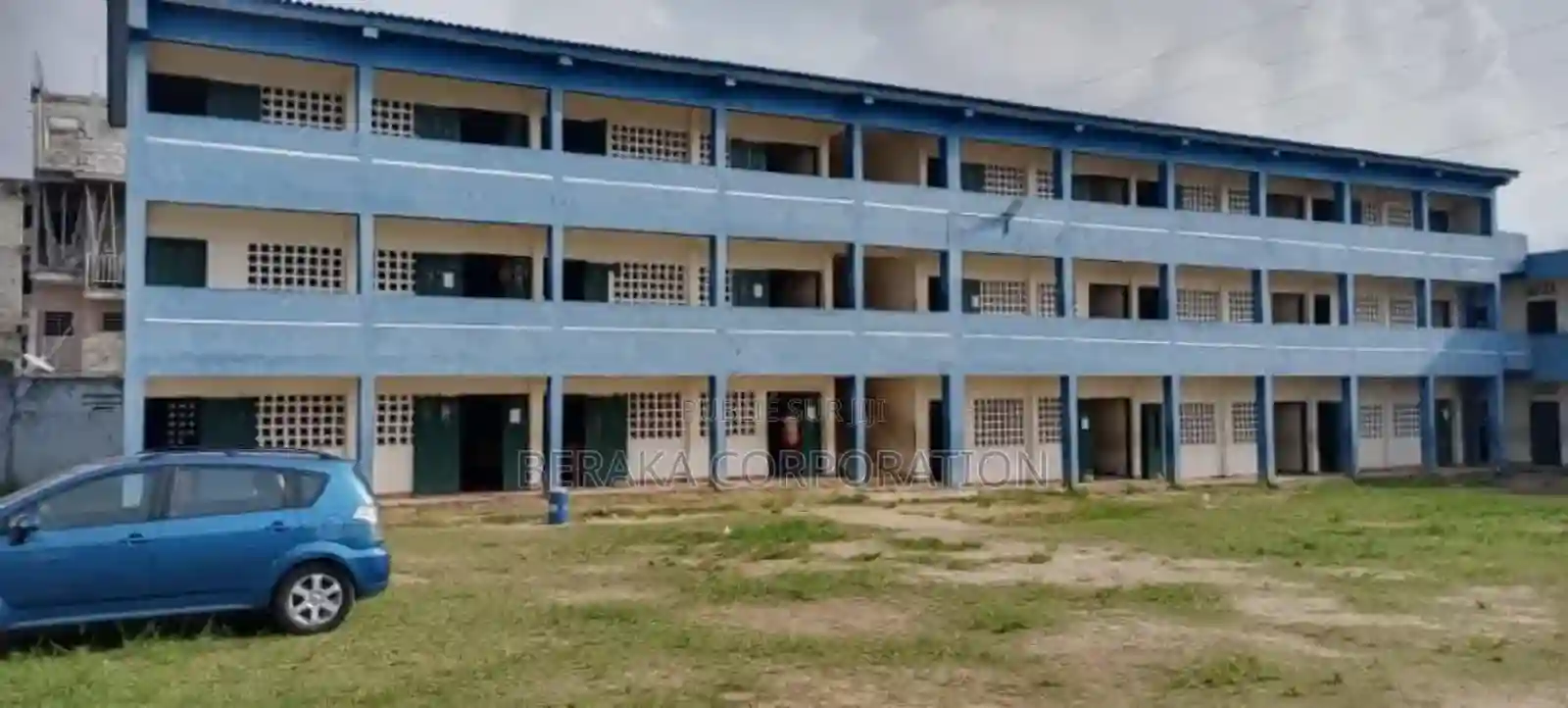 Grand Collège Bati Sur 6750m2 Avec Acd En Vente - Vue 1