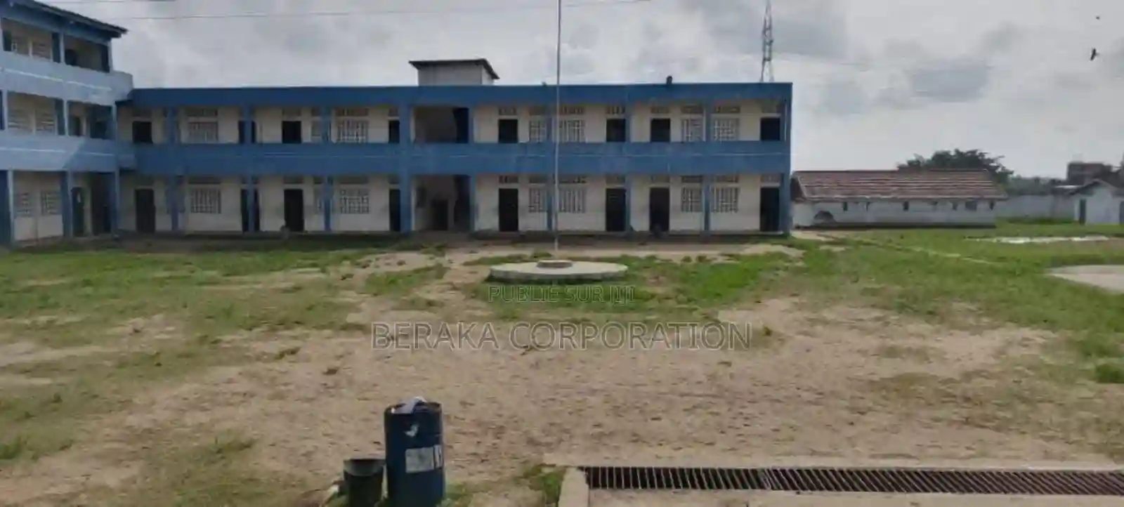 Grand Collège Bati Sur 6750m2 Avec Acd En Vente - Vue 3