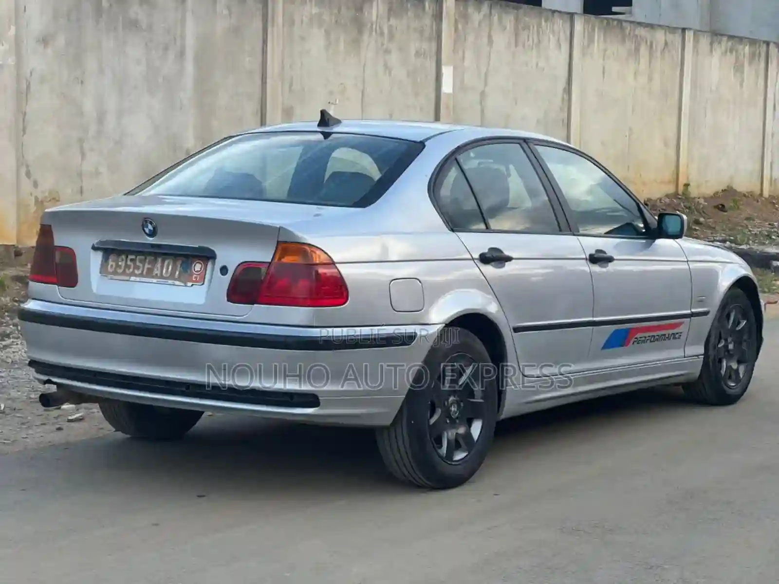 BMW 120i 2005 Gris - Vue 2