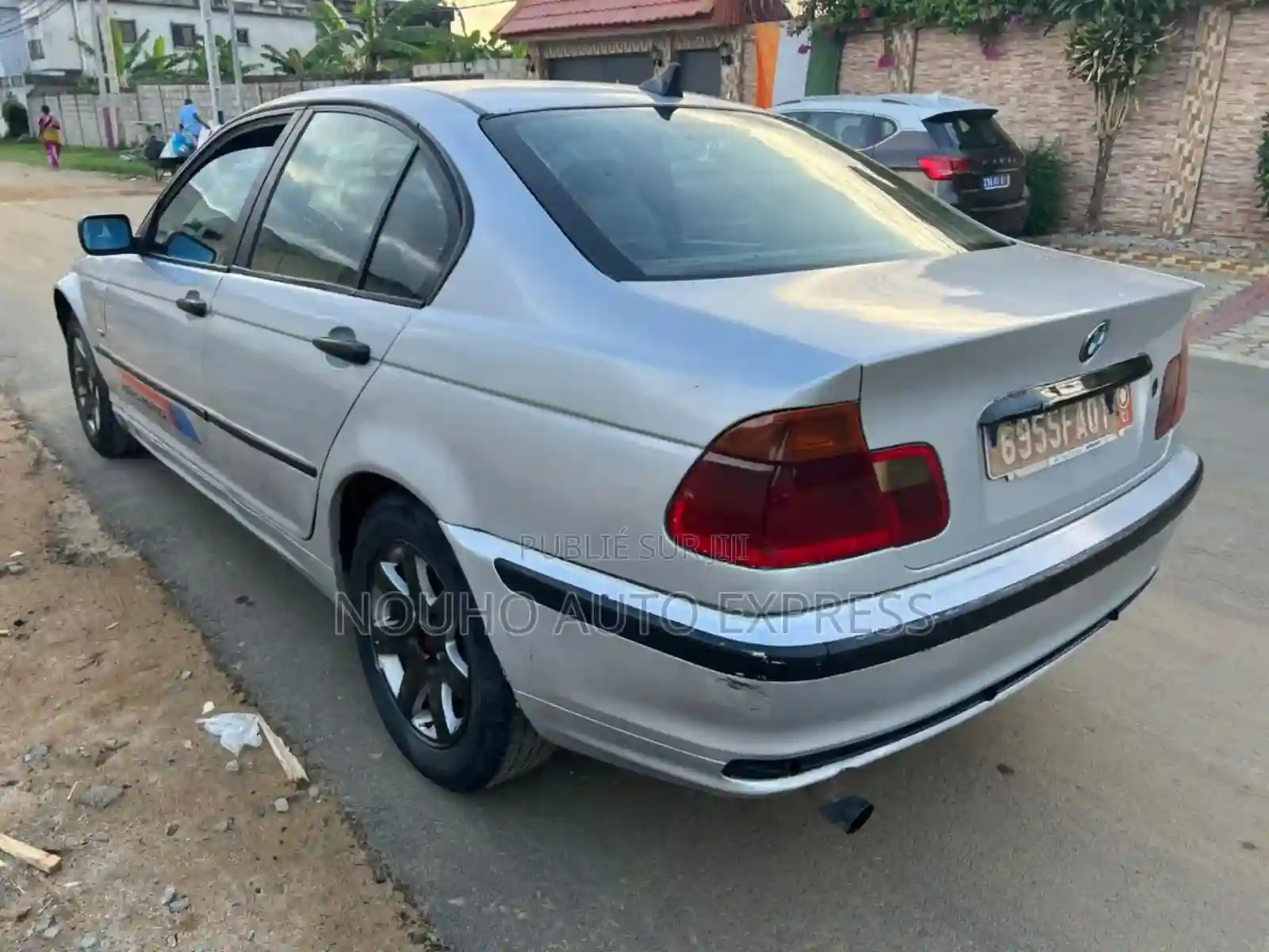 BMW 120i 2005 Gris - Vue 4