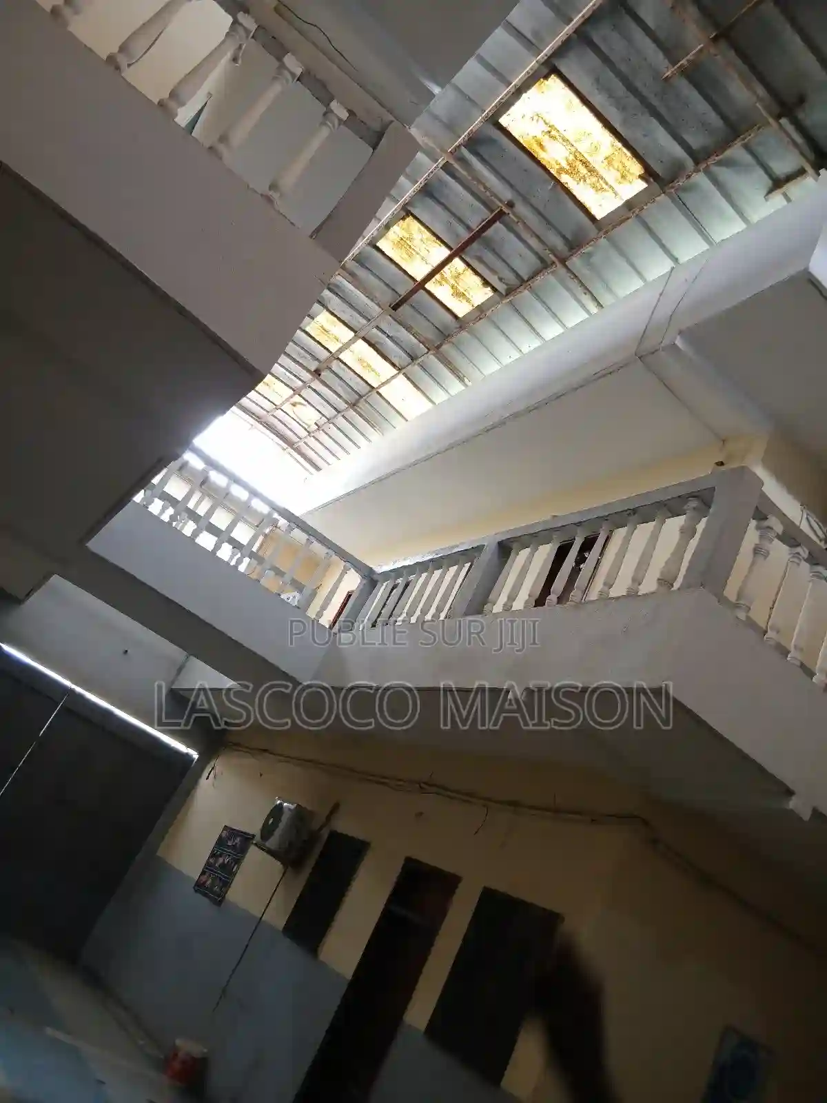 En Vente Angré Centre 8ème Tranche Un Immeuble - Vue 3