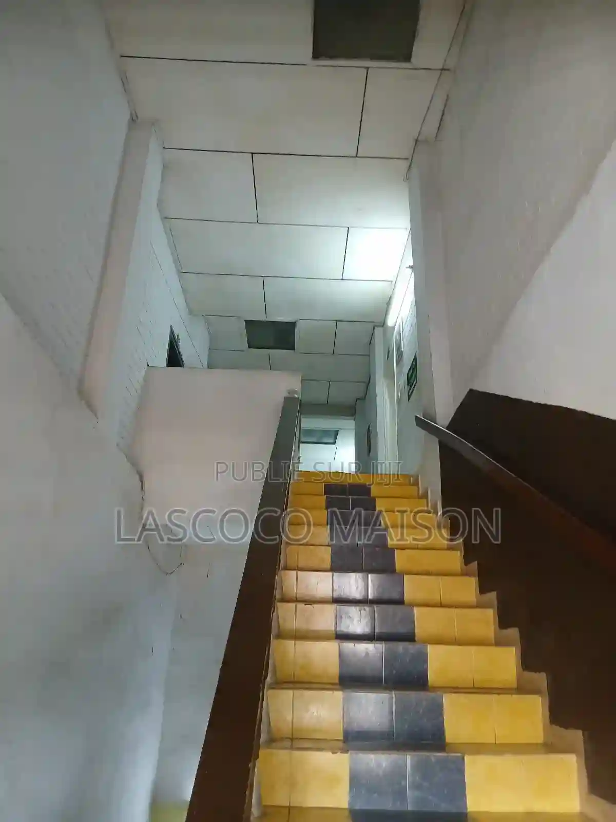 En Vente Angré Centre 8ème Tranche Un Immeuble - Vue 9