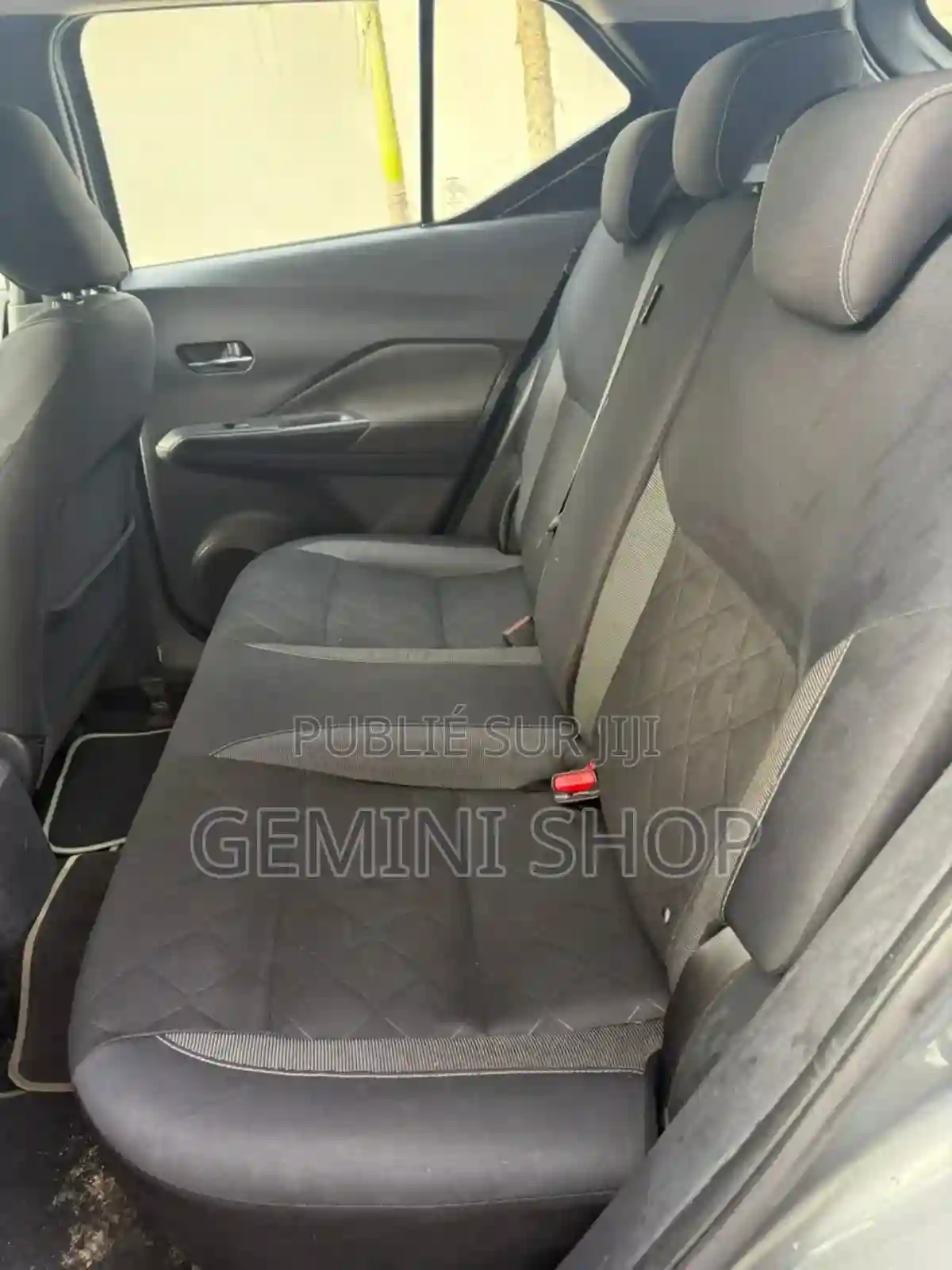 Nissan Kicks S 2019 Gris - Vue 3