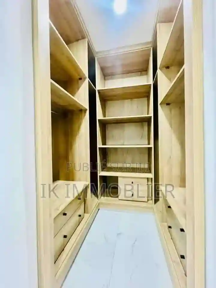 5chbre Appartement Dans Cocody à Vendre - Vue 2