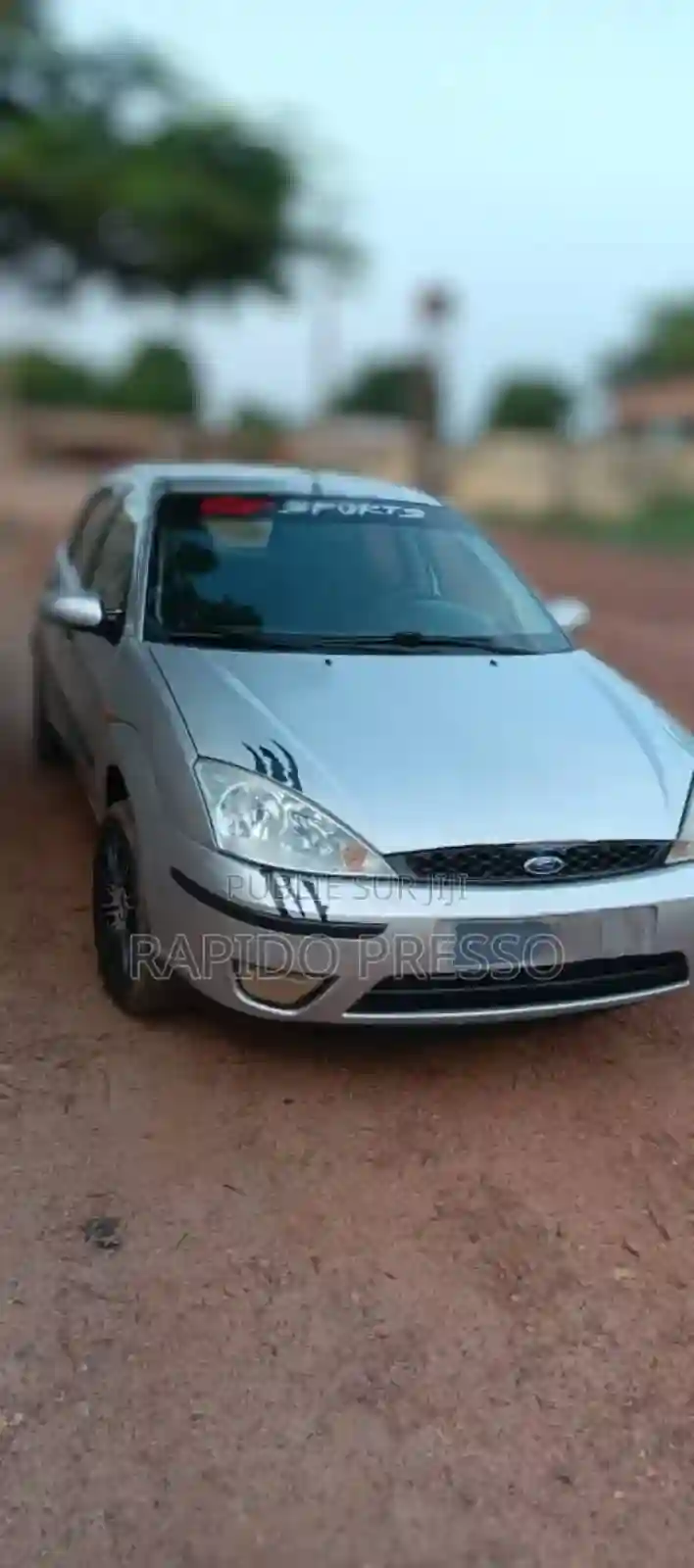 Ford Focus 2002 Argenté - Vue 5